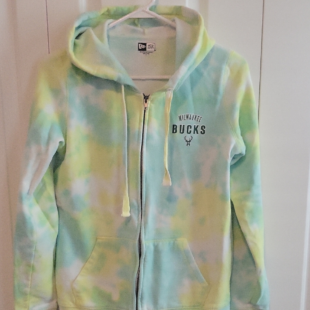 New Era Milwaukee Bucks Pastel Tie-Dye Hoodie